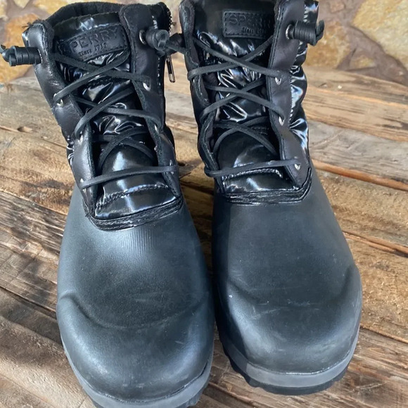 Womens Sperry winter boots size 8.5 chexk them out very nice thanks 🙏 - Picture 2 of 8